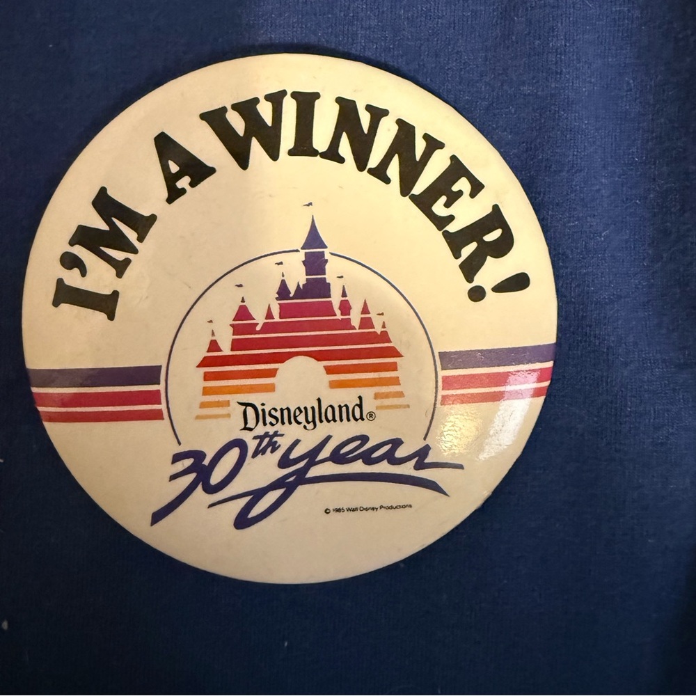 Disneyland Collectors Button lot of 6. - Picture 7 of 9